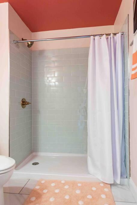 Blush And Bashful Germantown Two Bedroom Apartment Louisville Luaran gambar